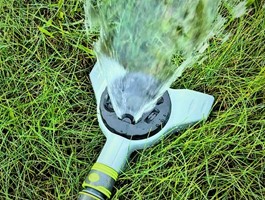 Zraszacz ogrodowy przenośny z podstawką Green Star