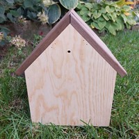 Budka domek dla wiewiórek drewniany